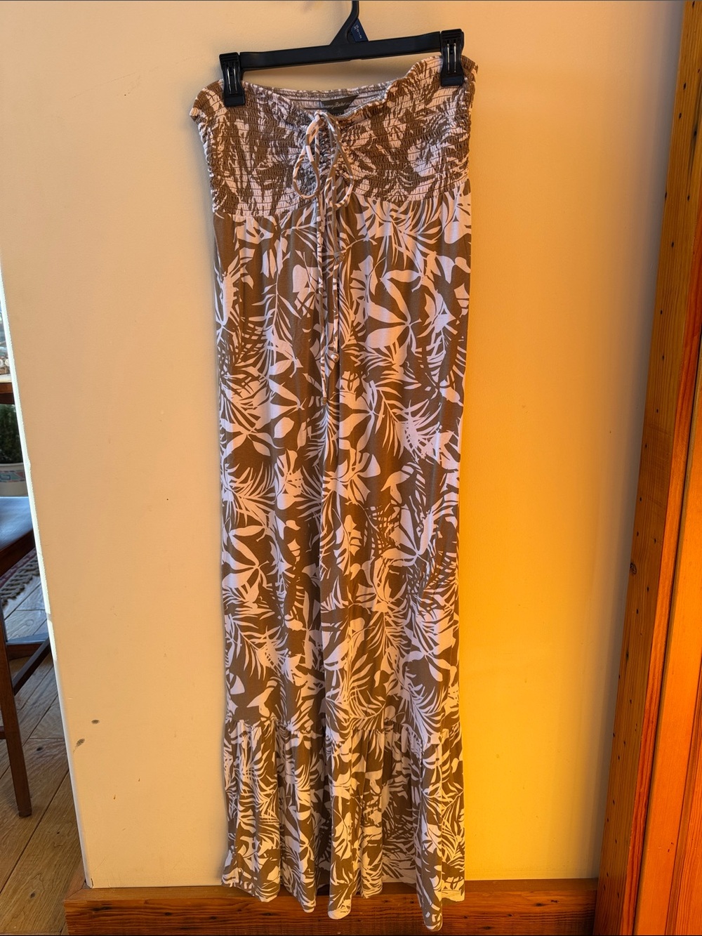 Tommy Bahama Beige and White Maxi Dress